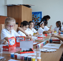 Küçük Sanatçılar Kulübü
